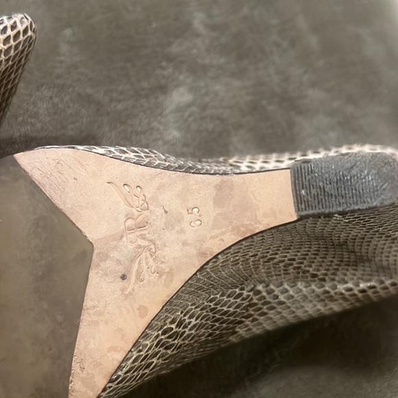 Snakeskin wedge heels! - Picture 2 of 5